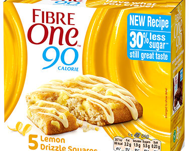 A box of 5 Fibre One 90 Calorie lemon drizzle squares.